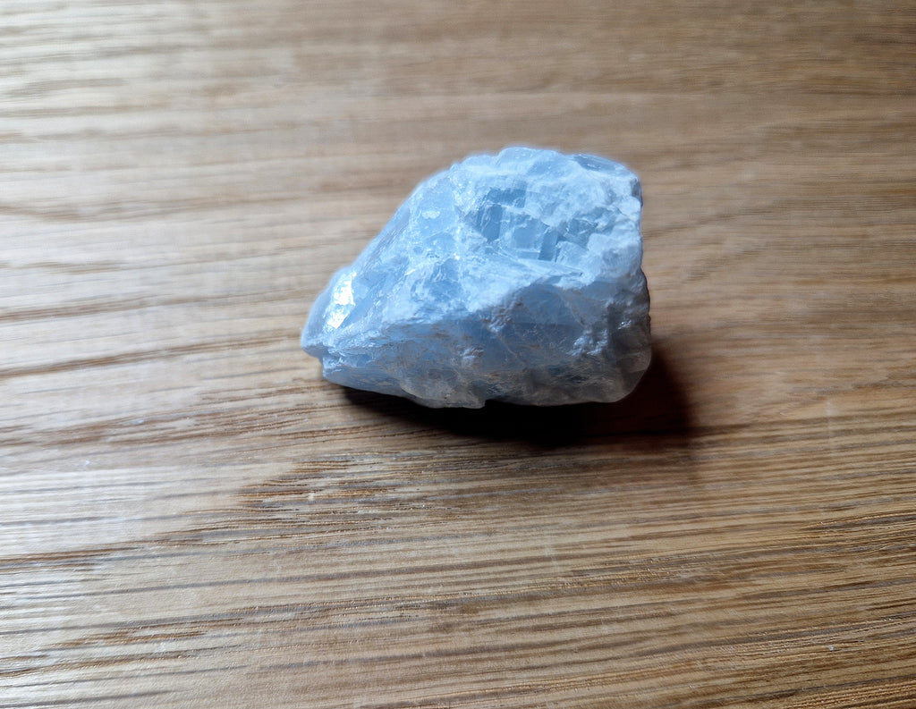 Blauer Calcit Rohstein – Sanfte Ruhe & innere Klarheit