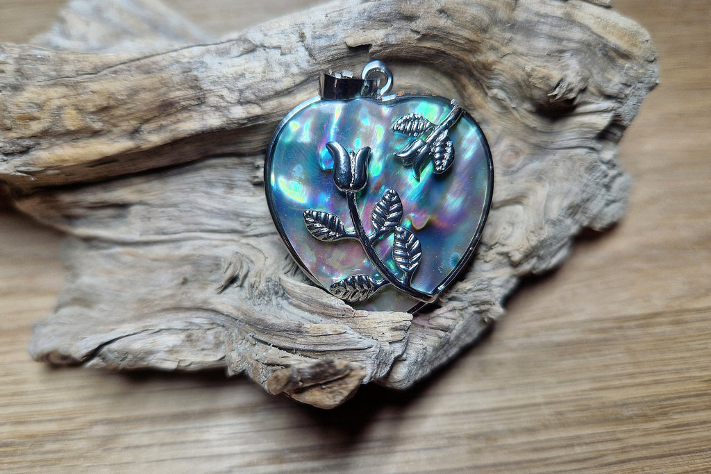 Ciondolo in apatite con occhiello in argento 925: ispirazione, motivazione e serenità interiore