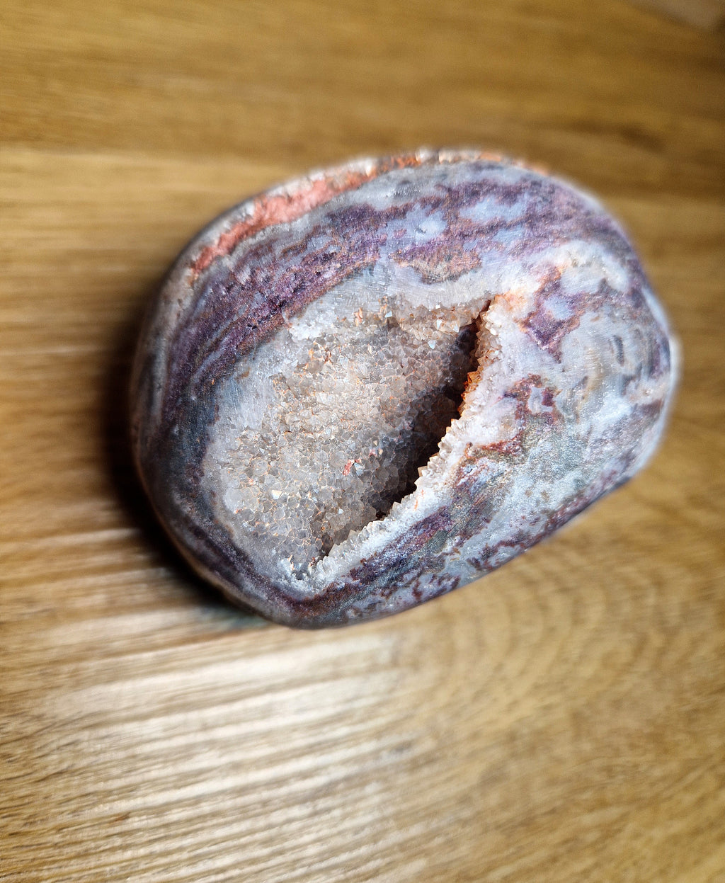 Achat / Chalcedon Kristallschädel mit Druse – Naturstein Einzelstück