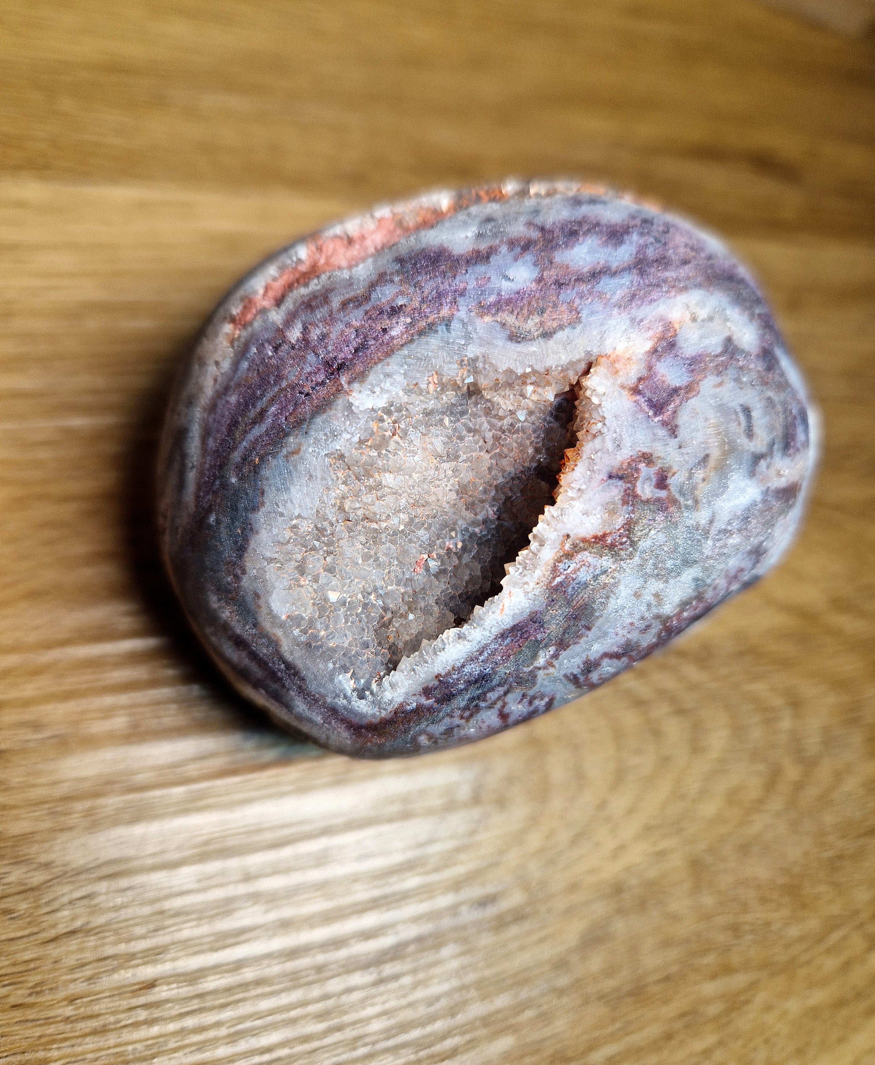 Achat / Chalcedon Kristallschädel mit Druse – Naturstein Einzelstück