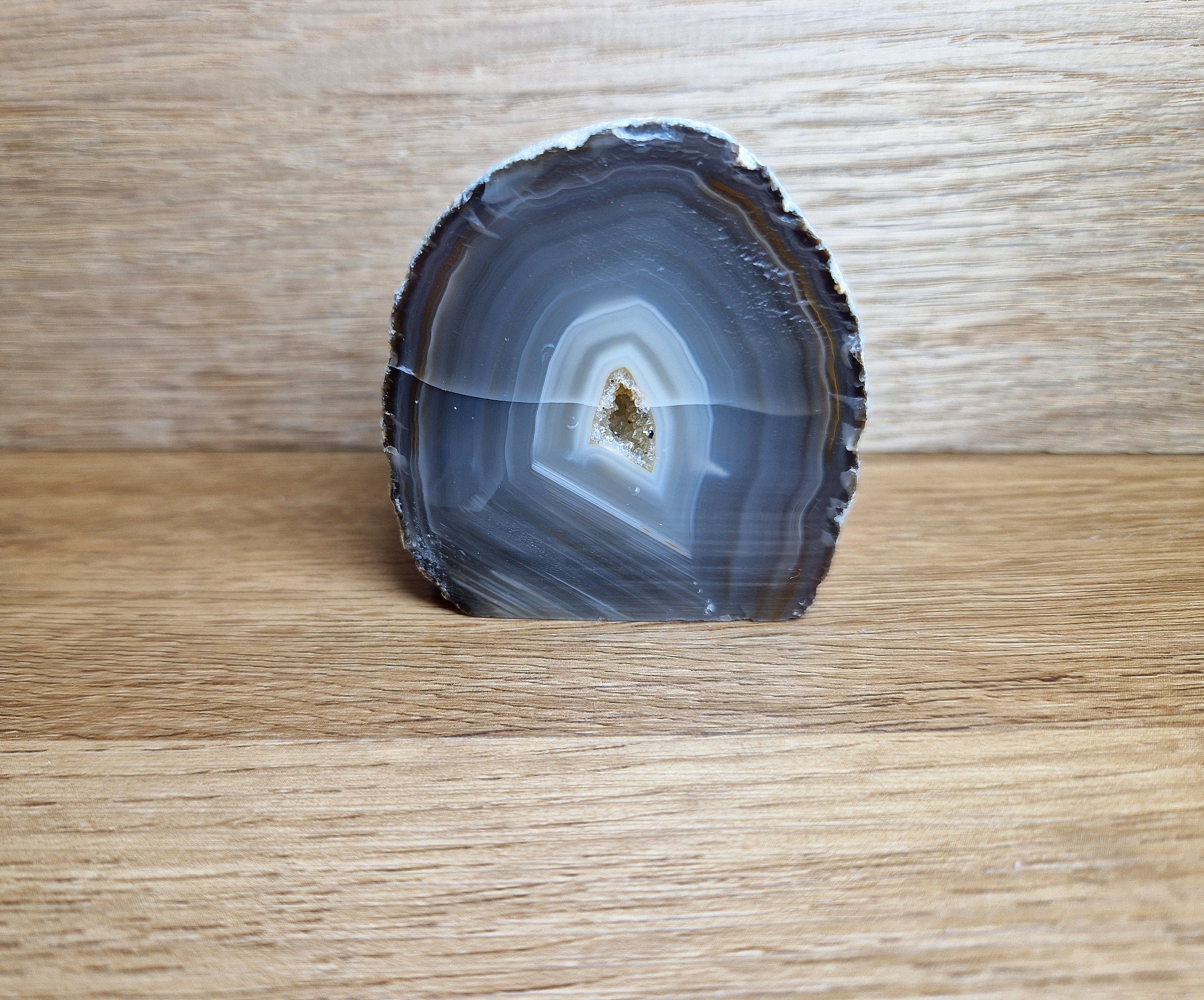 Achat Geoden Aufsteller mit Kristalldruse – Naturstein Unikat