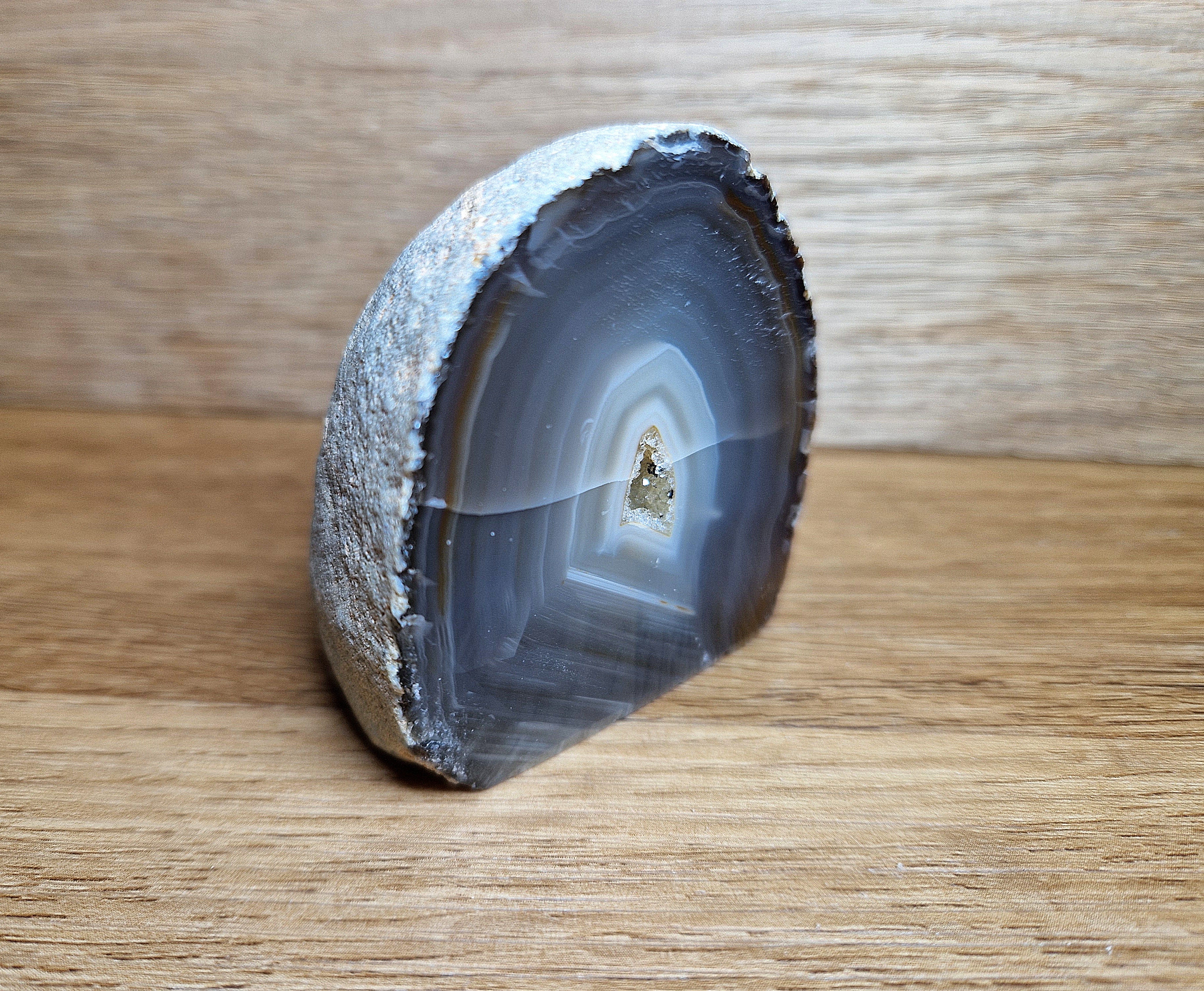 Achat Geoden Aufsteller mit Kristalldruse – Naturstein Unikat