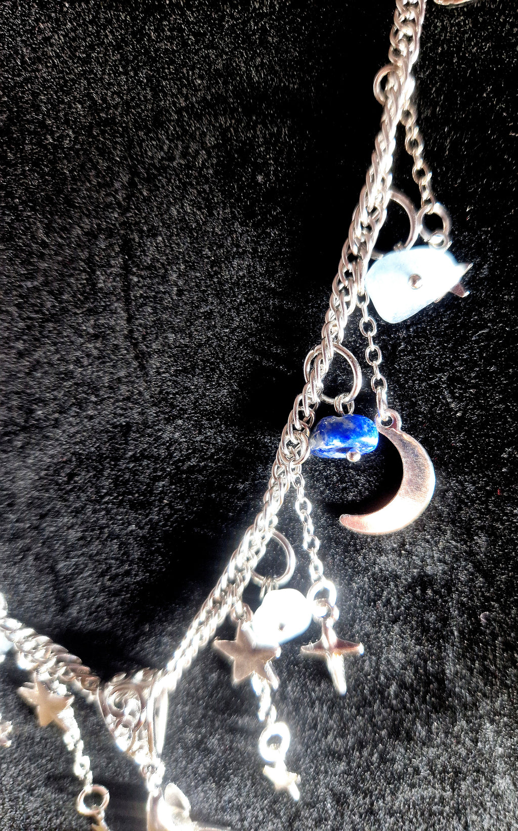 Mystische Mond Halskette mit baltischem Bernstein, Sodalith & Aquamarin – Handgefertigter Edelsteinschmuck