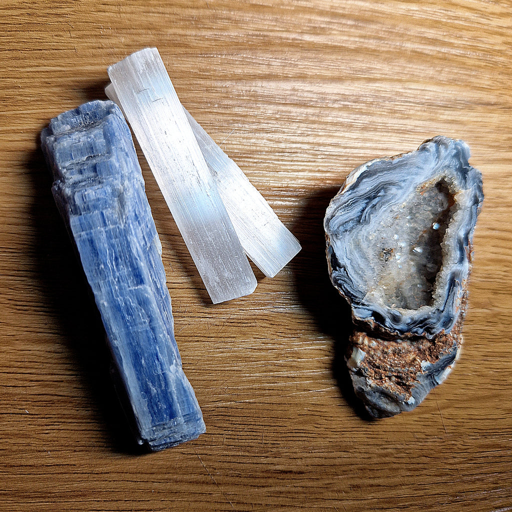 Kyanit Harmonie-Set mit Achat-Geode & Selenit – Unikat