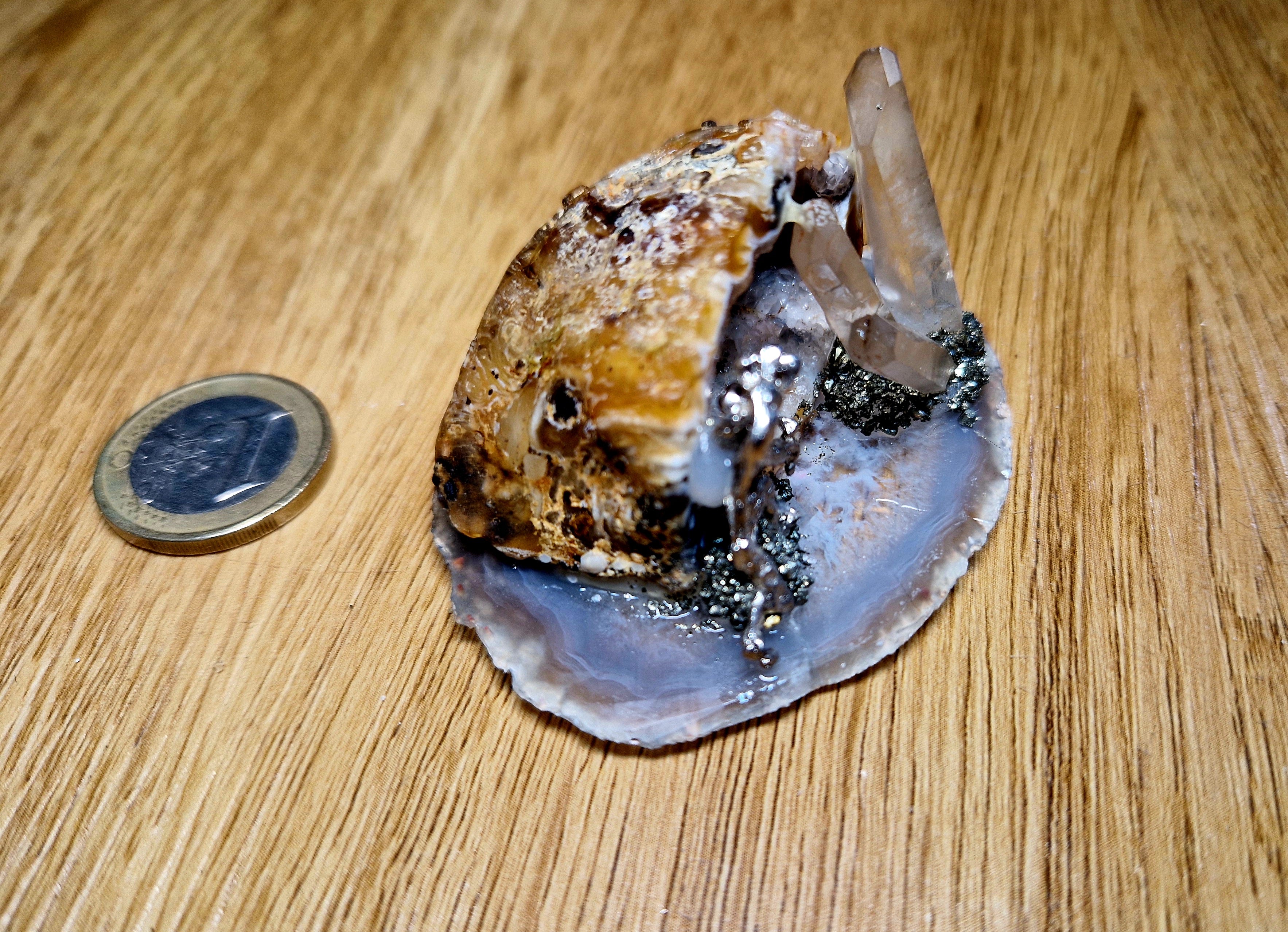 Achat-Geode mit Bergkristall & Pyrit – Einzigartiges Sammlerstück