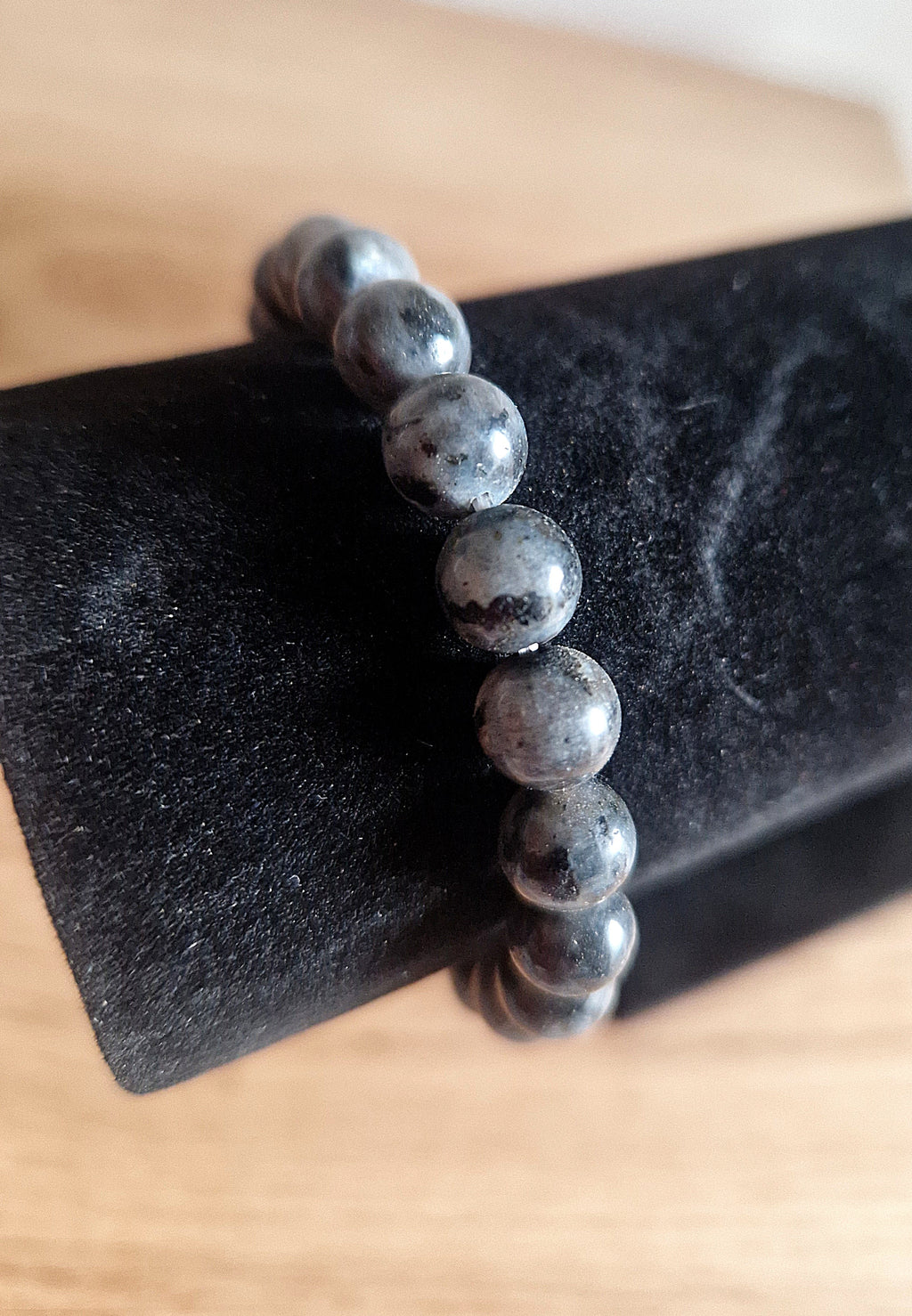 Grauer Labradorit Armband – 8 mm Edelsteinperlen