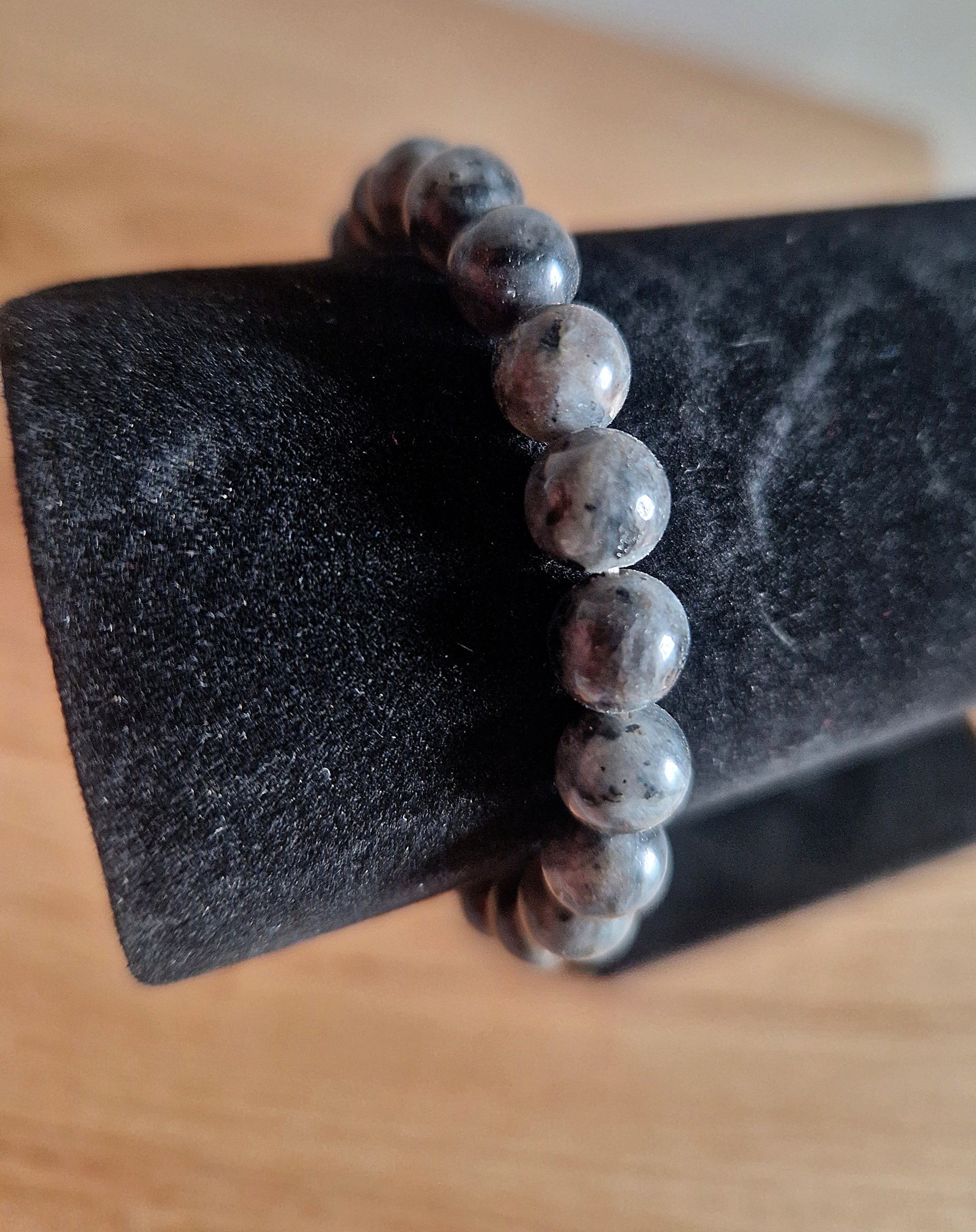 Grauer Labradorit Armband – 8 mm Edelsteinperlen