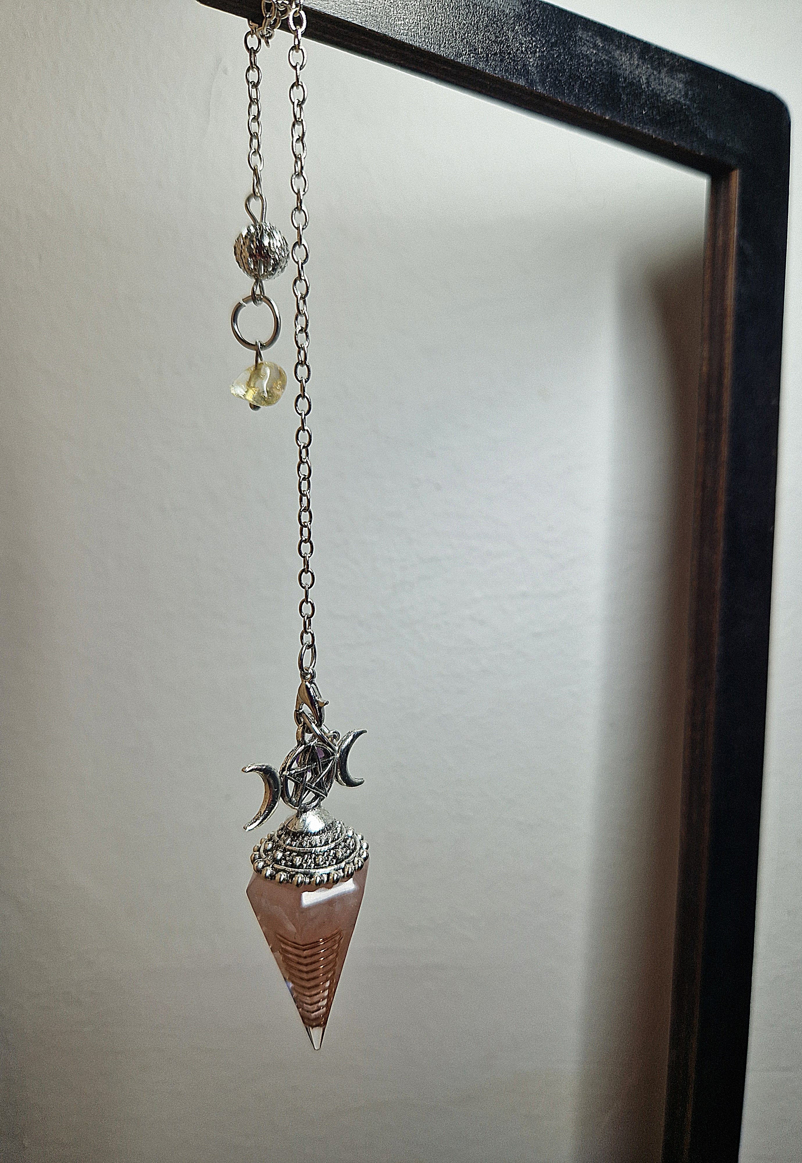 Orgonit Pendel mit Rosenquarz & Kupferspirale