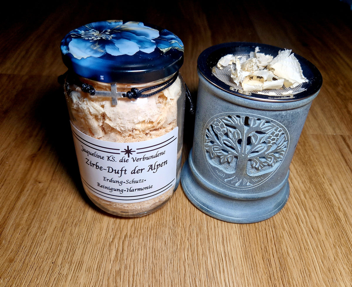 Zirbe–Duft der Alpen Kärntner Räucherwerk im 370ml Glas mit Kreuz-Armband