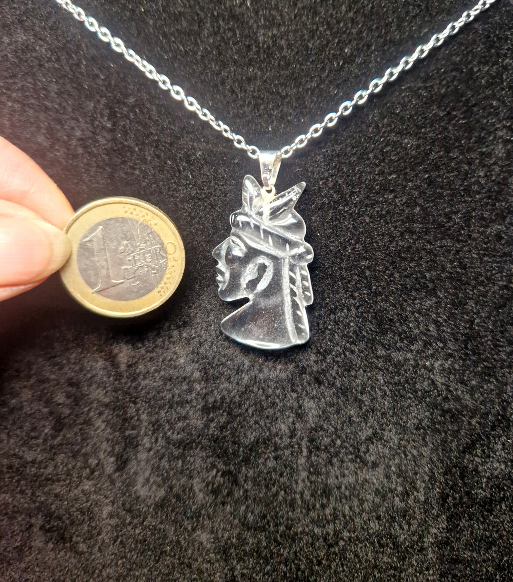 🪶 Bergkristall-Anhänger mit Federschmuck – inklusive Edelstahlkette