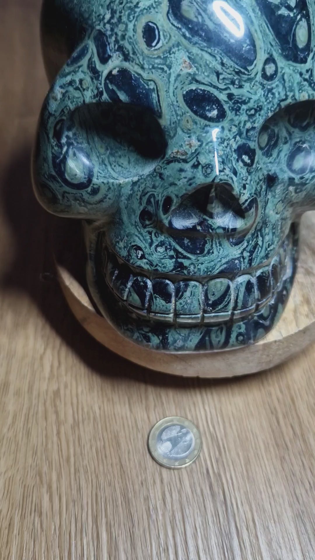 Testa di drago in agata arborea – Intagliata a mano | 555 g | 12 cm