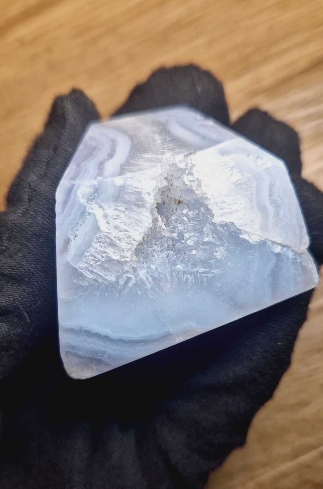 Blauer Chalcedon mit natürlicher Druse – Namibia – 73 g