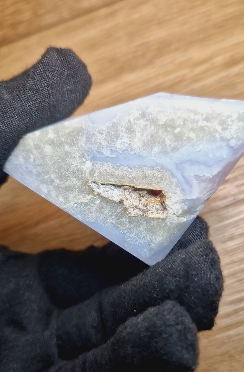 Lavendel-Chalcedon Geode aus Namibia – 63 g Einzelstück