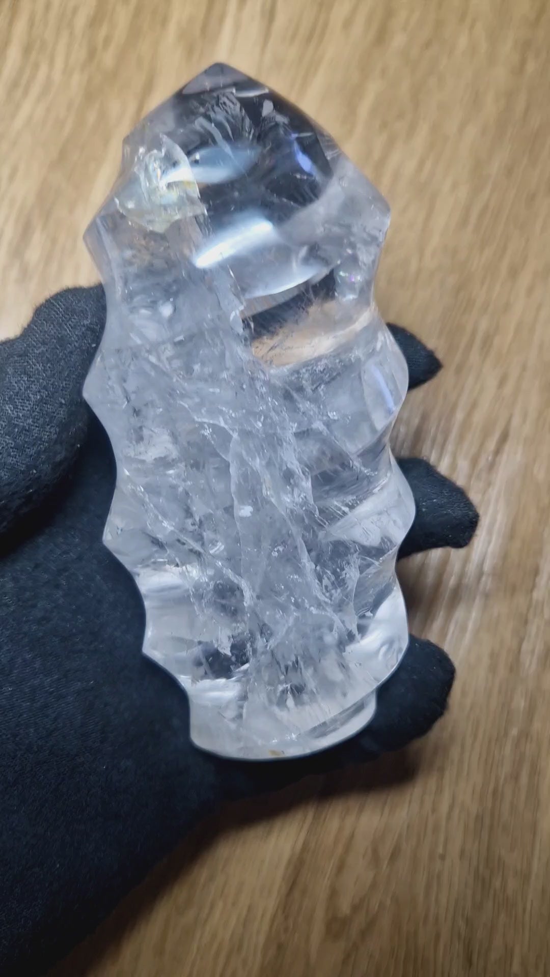 Gedrehter Bergkristall – handpolierte Spiralform 12cm hoch 414 g