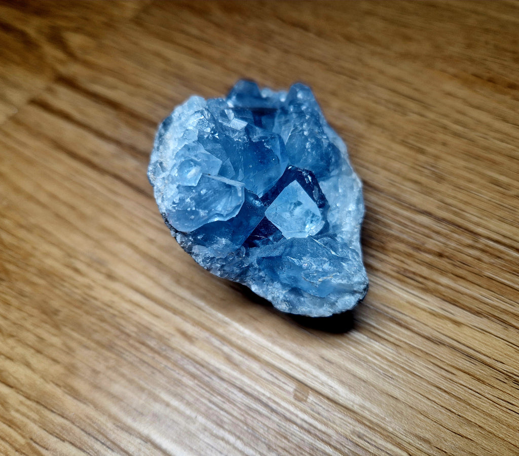 💎 Coelestin Naturstufe – ca. 209g himmelblaue Kristalle