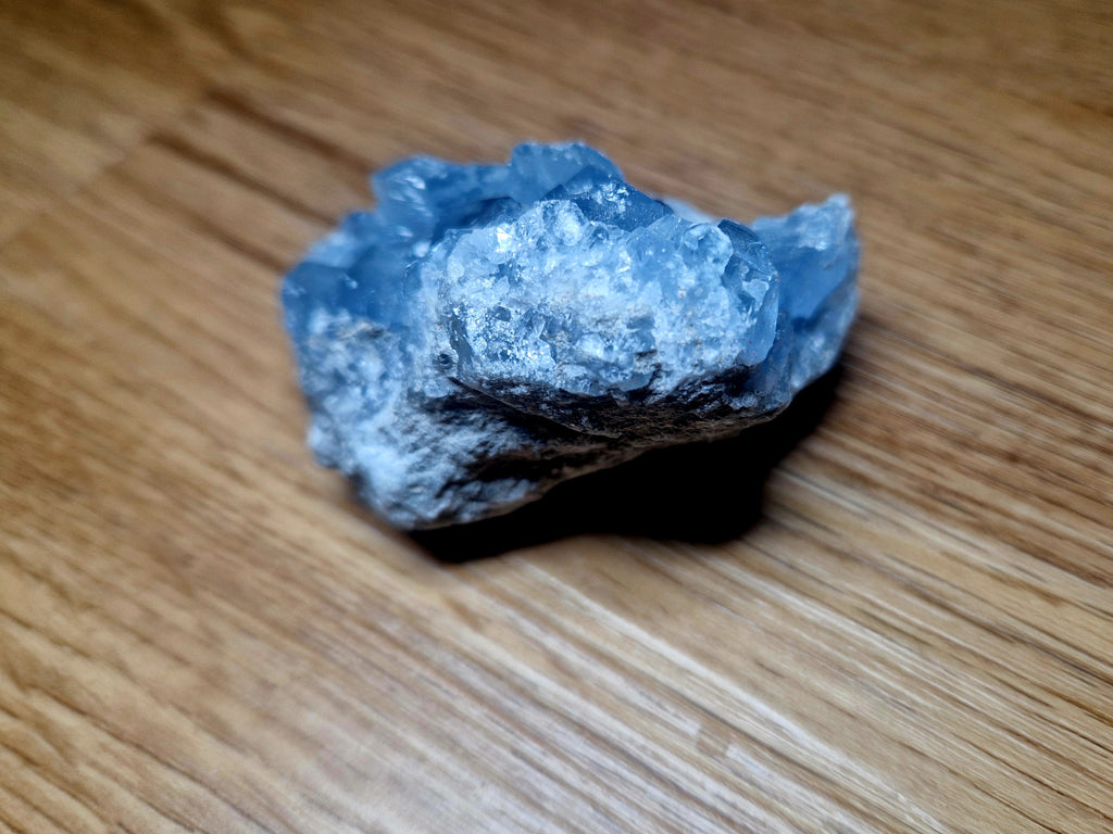💎 Coelestin Naturstufe – ca. 209g himmelblaue Kristalle