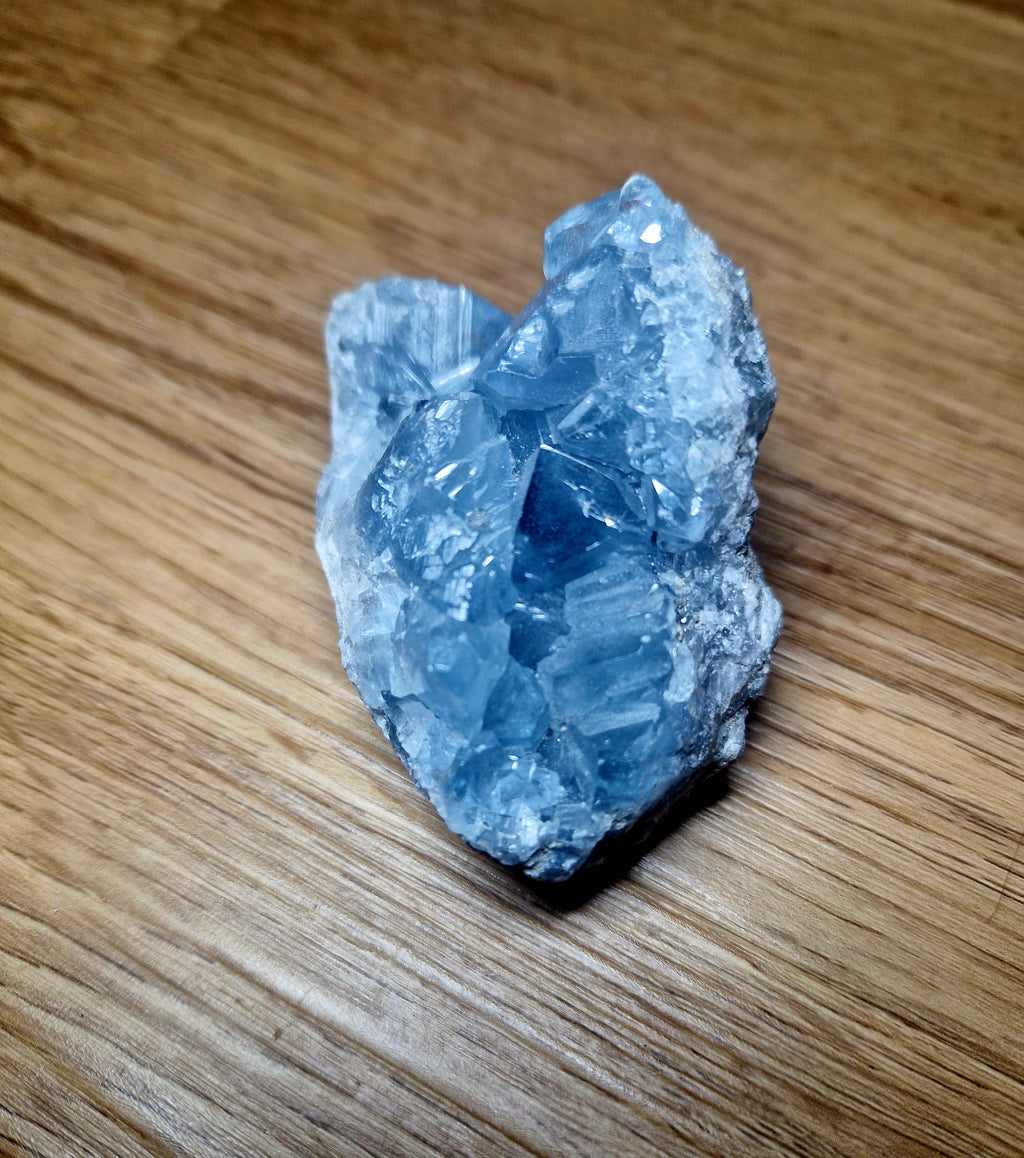 💎 Coelestin Naturstufe – ca. 209g himmelblaue Kristalle