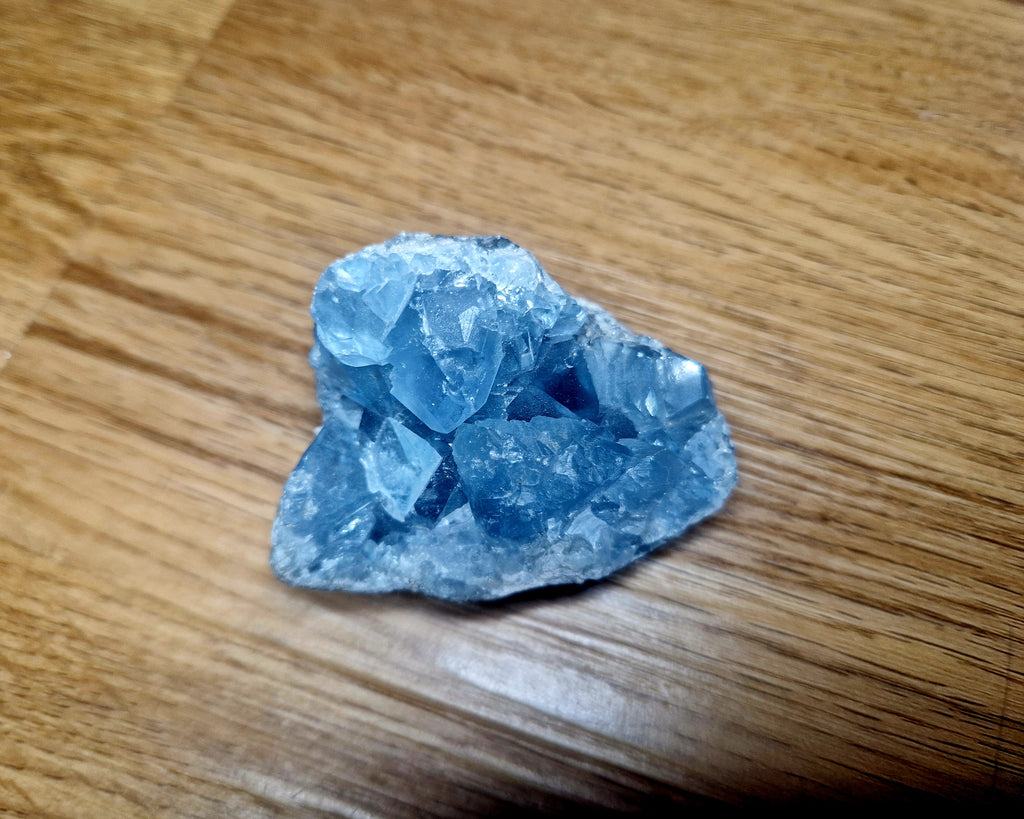 💎 Coelestin Naturstufe – ca. 209g himmelblaue Kristalle